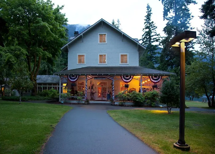 Lake Crescent Lodge
